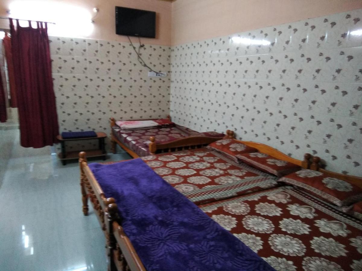 Maniis Homestay Vālpārai Zewnętrze zdjęcie
